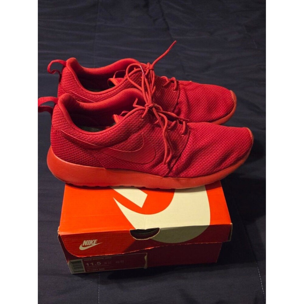 MENS SIZE 11.5 TRIPLE RED NIKE ROSHE RUN - Picture 9 of 10